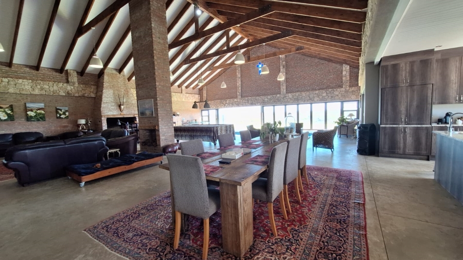 5 Bedroom Property for Sale in Stilbaai Oos Western Cape
